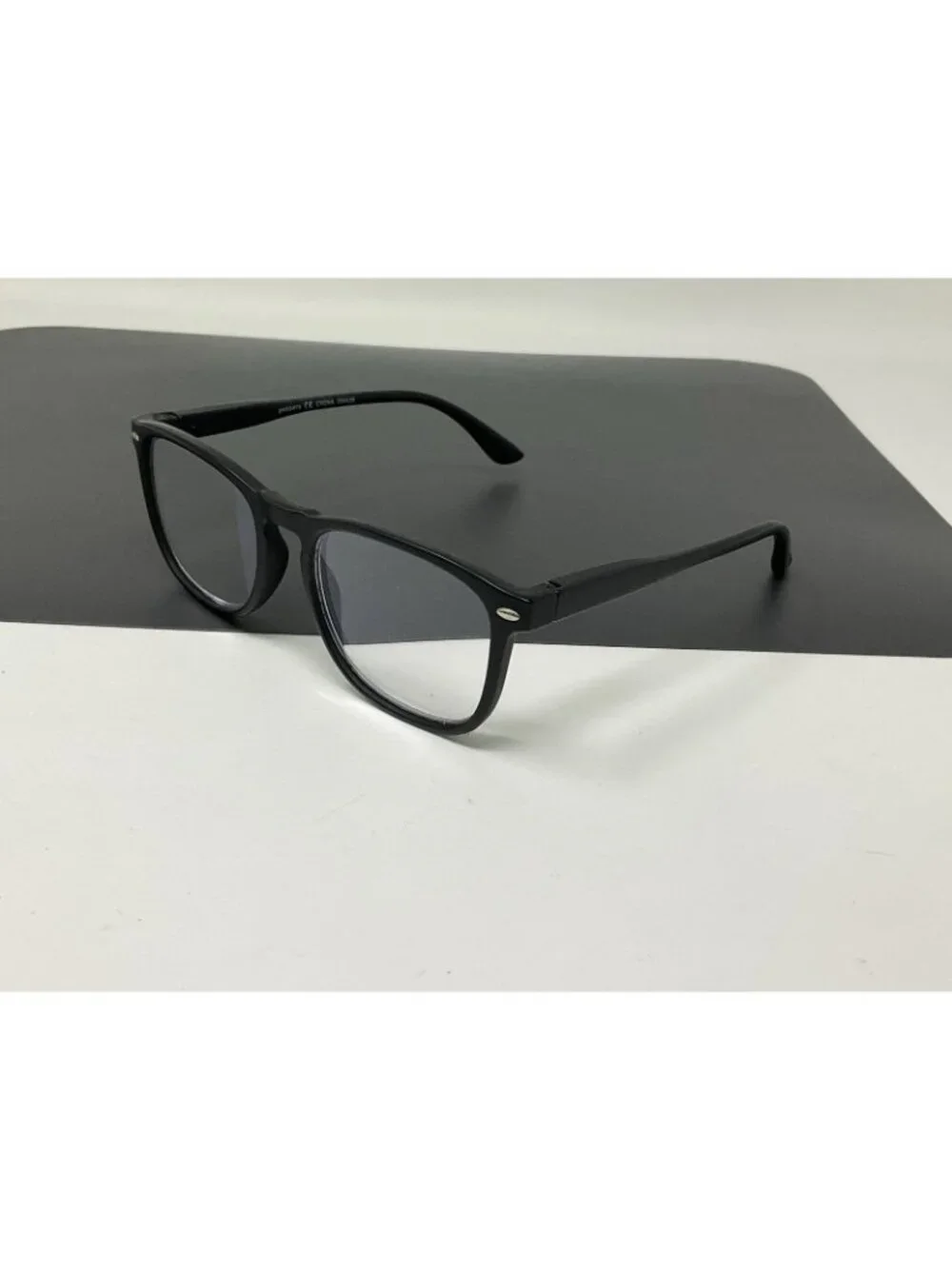 Peepers Dylan Focus Black Blue Light Filtering Readers +2.00